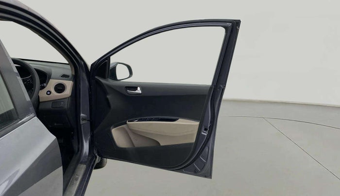 2018 Hyundai Xcent SX 1.2 (O), Petrol, Manual, 55,546 km, RHS Front Door