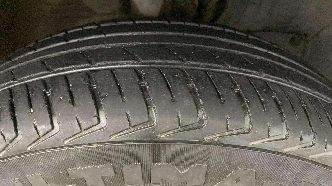 2020 Maruti New Wagon-R LXI CNG (O) 1.0, CNG, Manual, 67,884 km, Right Front Tyre Tread