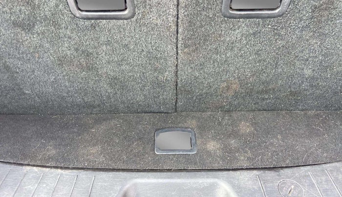 2018 Mahindra XUV500 W9, Diesel, Manual, 79,732 km, Boot Inside