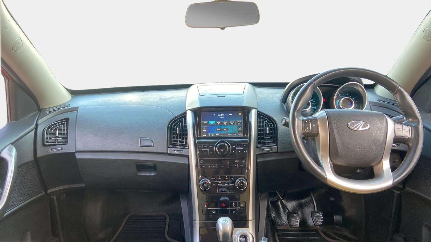 2018 Mahindra XUV500 W9, Diesel, Manual, 79,848 km, Dashboard