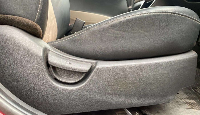 2018 Hyundai Grand i10 SPORTZ AT 1.2 KAPPA VTVT, Petrol, Automatic, 75,394 km, Driver Side Adjustment Panel