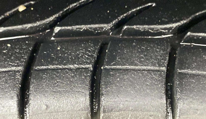 2020 Maruti Vitara Brezza VXI, Petrol, Manual, 99,199 km, Right Front Tyre Tread