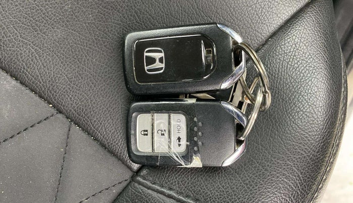2020 Honda Amaze 1.2L I-VTEC VX CVT, Petrol, Automatic, 59,977 km, Key Close Up