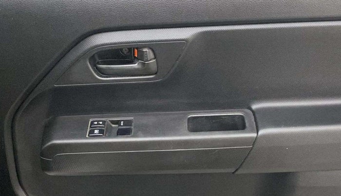 2019 Maruti New Wagon-R LXI CNG (O) 1.0, CNG, Manual, 80,615 km, Driver Side Door Panels Control