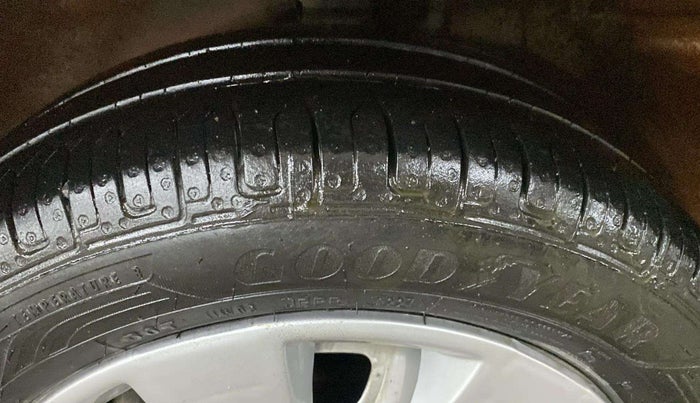 2018 Maruti Alto K10 LXI CNG (AIRBAG), CNG, Manual, 66,841 km, Left Front Tyre Tread