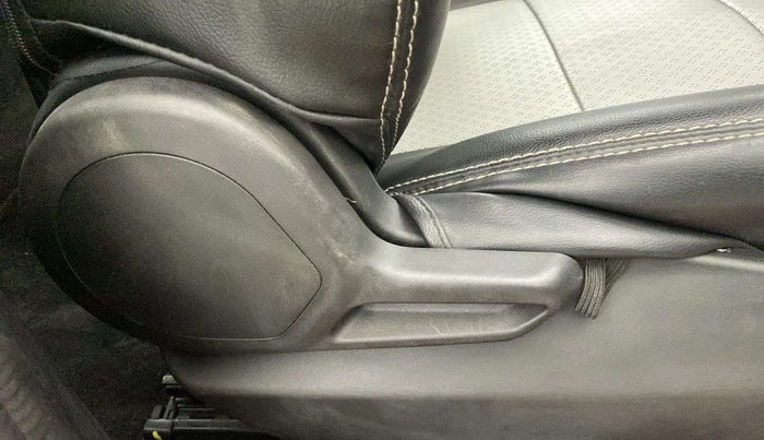 2020 Tata Tiago XT PETROL, Petrol, Manual, 56,928 km, Driver Side Adjustment Panel