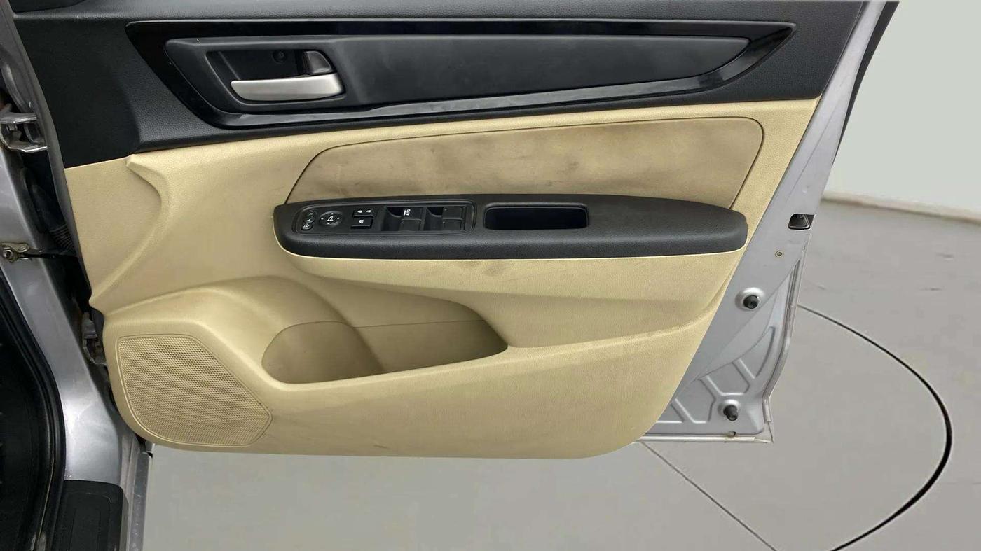 2018 Honda Amaze 1.5L I-DTEC S, Diesel, Manual, 59,357 km, Driver Side Door Panels Control