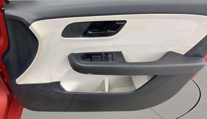 2022 Tata ALTROZ XE PLUS PETROL, Petrol, Manual, 27,622 km, Driver Side Door Panels Control