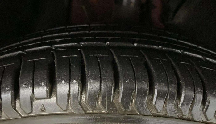 2022 Tata ALTROZ XE PLUS PETROL, Petrol, Manual, 27,622 km, Right Front Tyre Tread