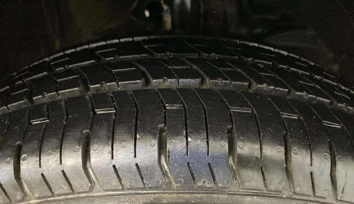 2017 Maruti Baleno DELTA PETROL 1.2, Petrol, Manual, 33,340 km, Right Front Tyre Tread