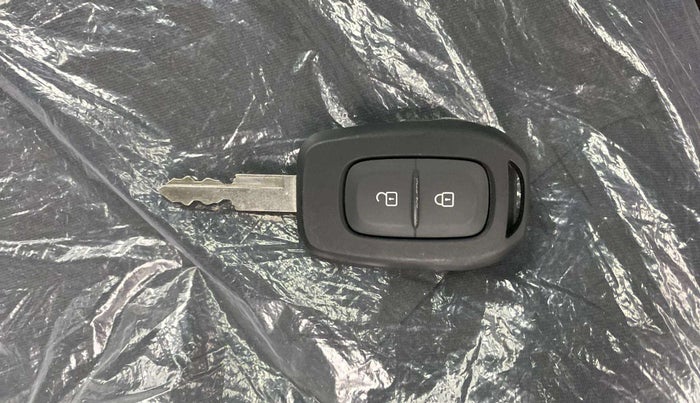 2024 Renault Kwid RXT 1.0, Petrol, Manual, 584 km, Key Close Up