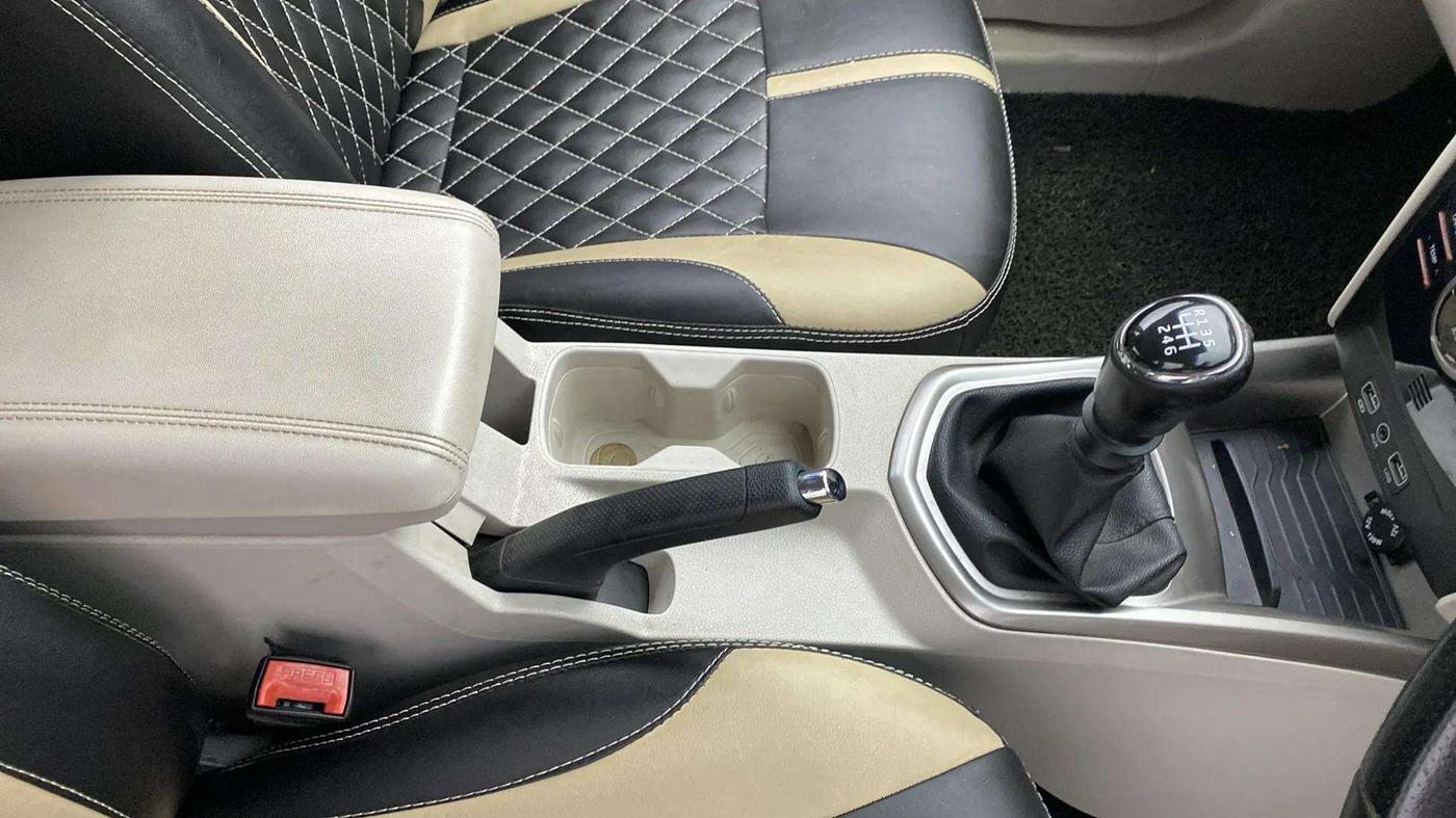 2019 Mahindra XUV300 W8 1.5 DIESEL, Diesel, Manual, 55,349 km, Gear Lever