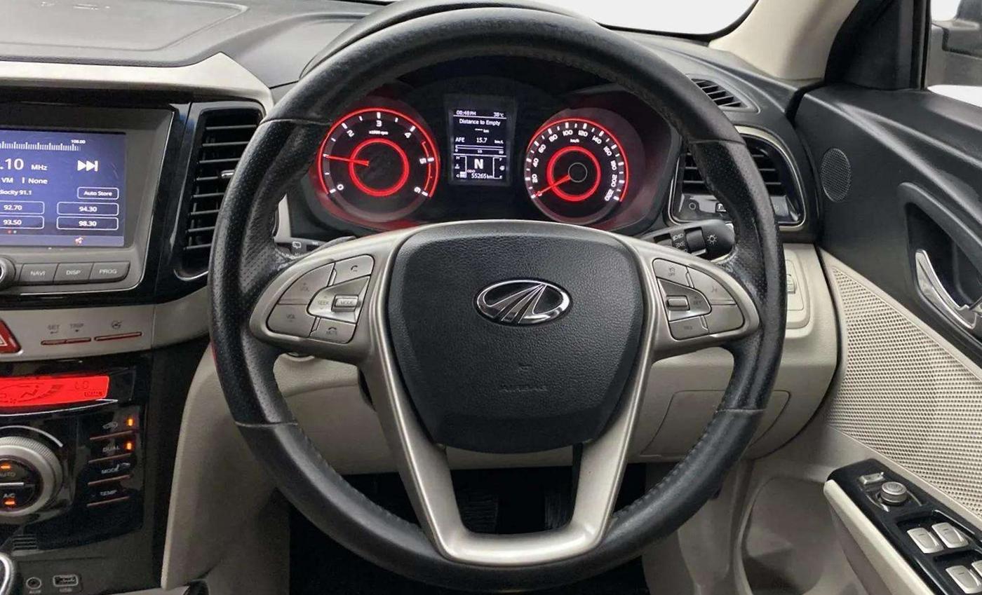 2019 Mahindra XUV300 W8 1.5 DIESEL, Diesel, Manual, 55,349 km, Steering Wheel Close Up