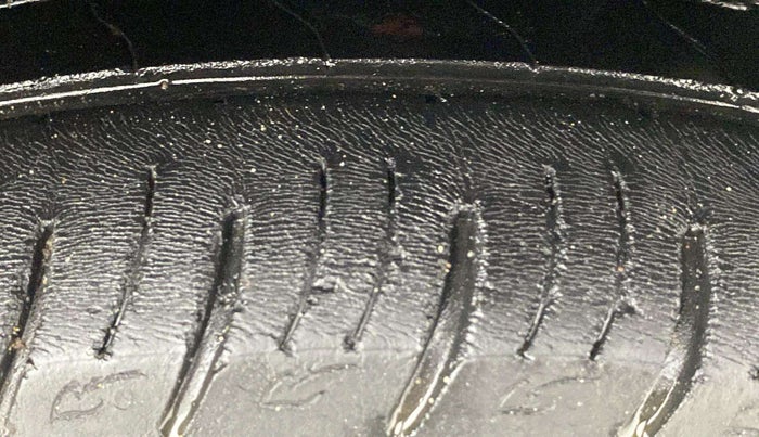 2019 Mahindra XUV300 W8 1.5 DIESEL, Diesel, Manual, 55,261 km, Right Front Tyre Tread