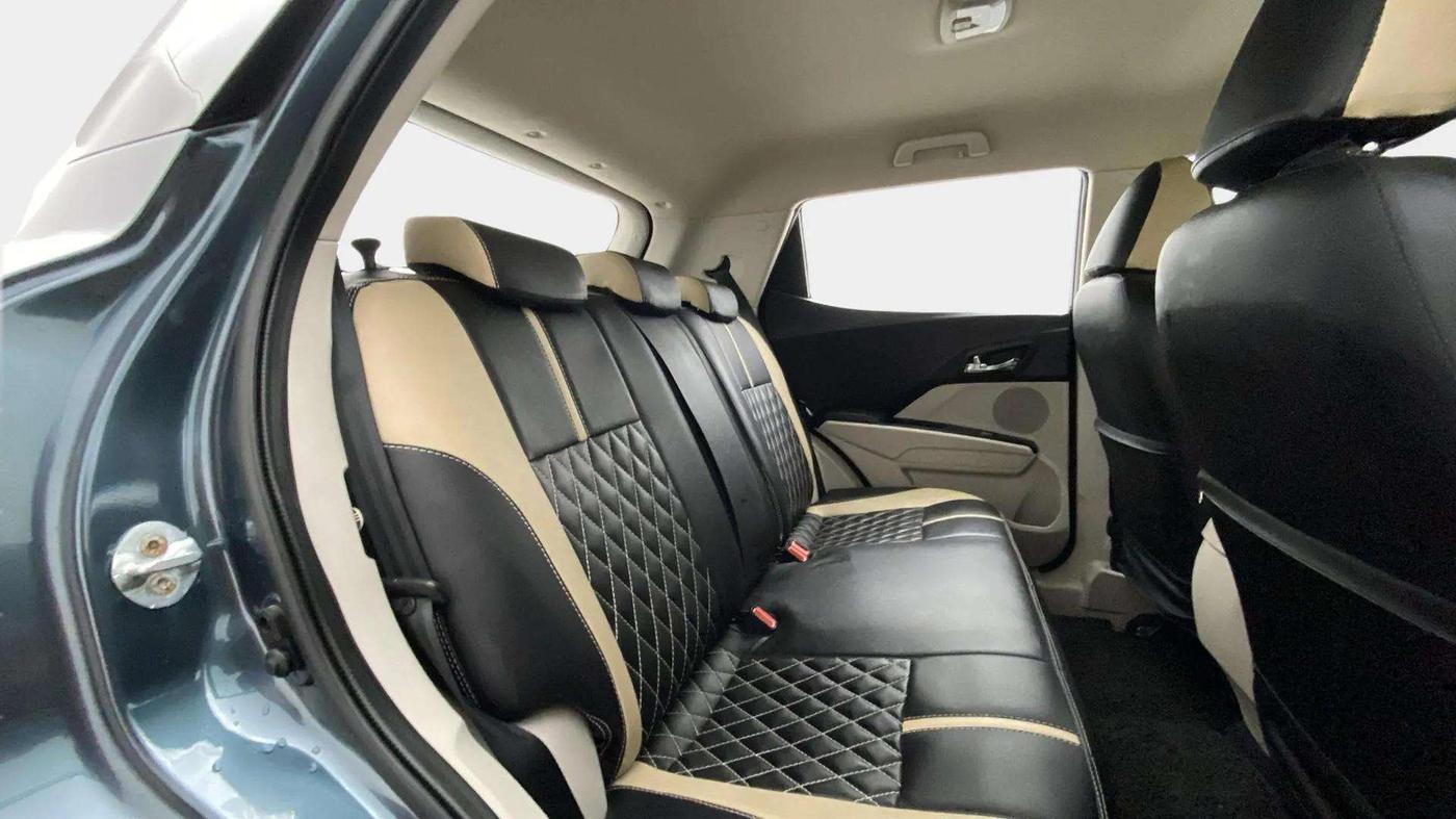 2019 Mahindra XUV300 W8 1.5 DIESEL, Diesel, Manual, 55,349 km, Right Side Rear Door Cabin