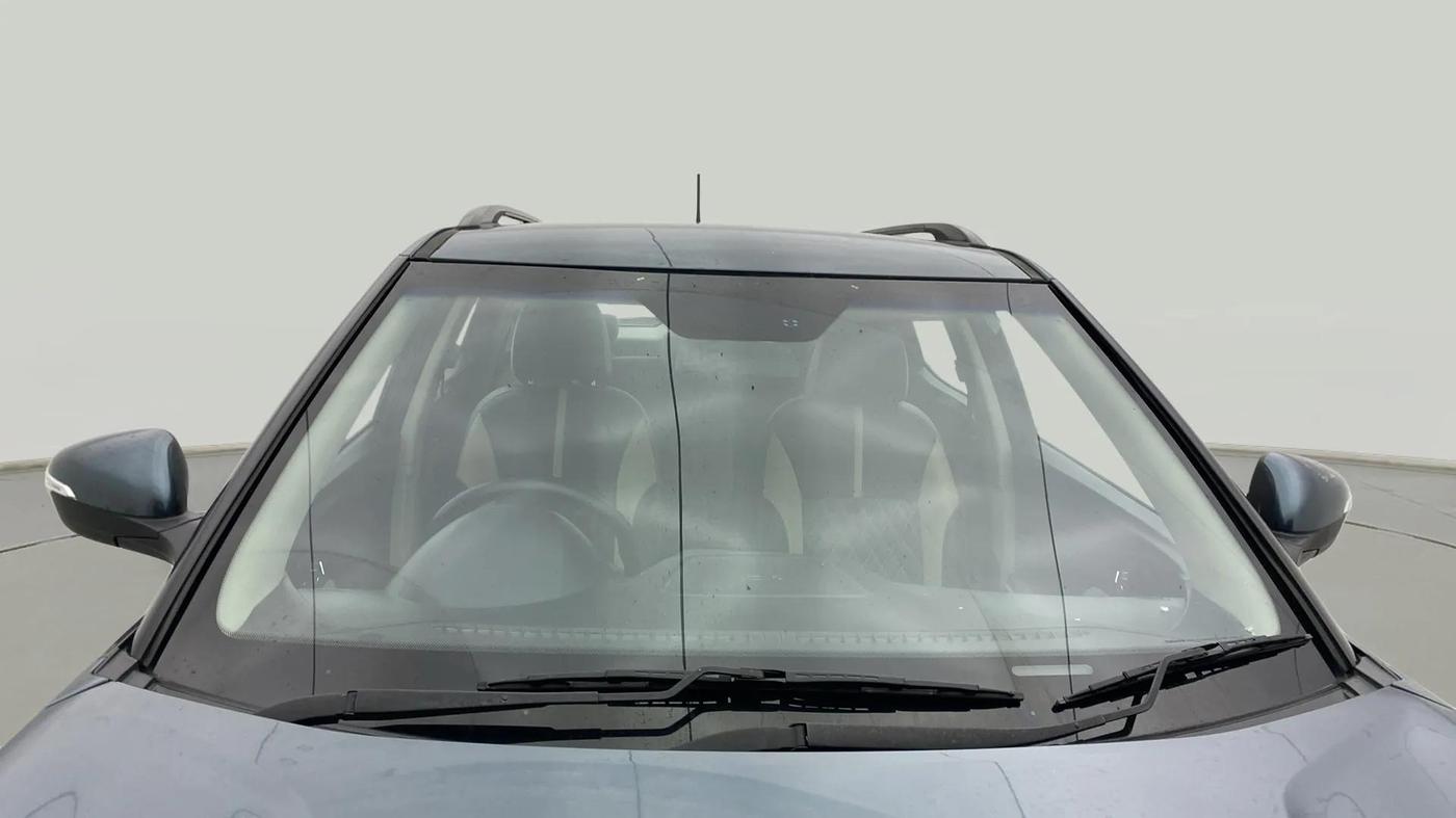 2019 Mahindra XUV300 W8 1.5 DIESEL, Diesel, Manual, 55,349 km, Front Windshield