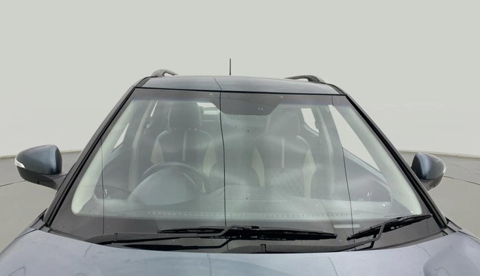 2019 Mahindra XUV300 W8 1.5 DIESEL, Diesel, Manual, 55,261 km, Front Windshield
