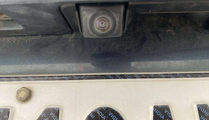 2019 Mahindra XUV300 W8 1.5 DIESEL, Diesel, Manual, 55,261 km, Parking Camera