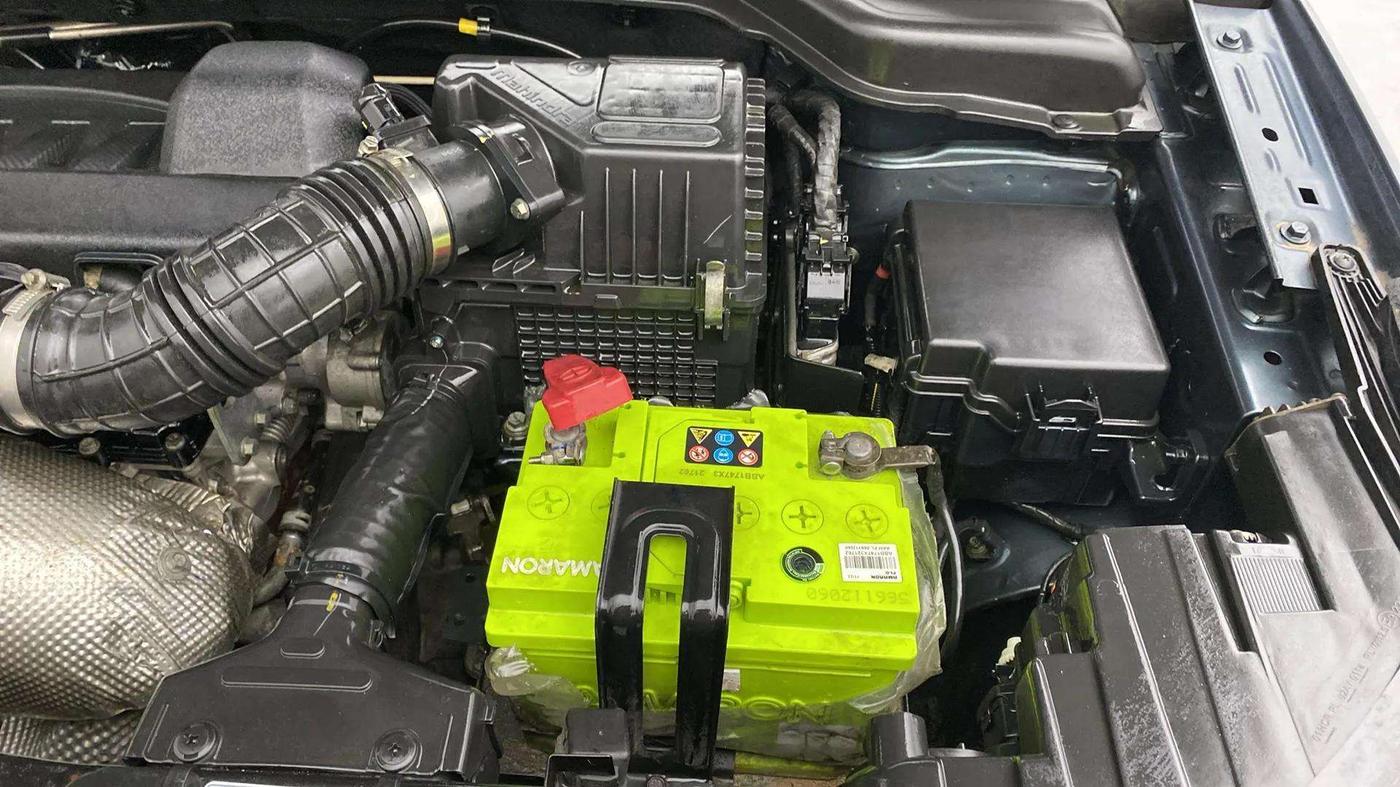 2019 Mahindra XUV300 W8 1.5 DIESEL, Diesel, Manual, 55,349 km, Engine View - Left