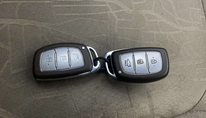 2015 Hyundai Xcent SX AT 1.2 (O), Petrol, Automatic, 47,193 km, Key Close Up