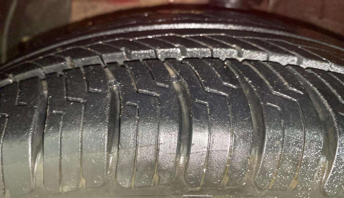 2015 Hyundai Xcent SX AT 1.2 (O), Petrol, Automatic, 47,193 km, Left Front Tyre Tread