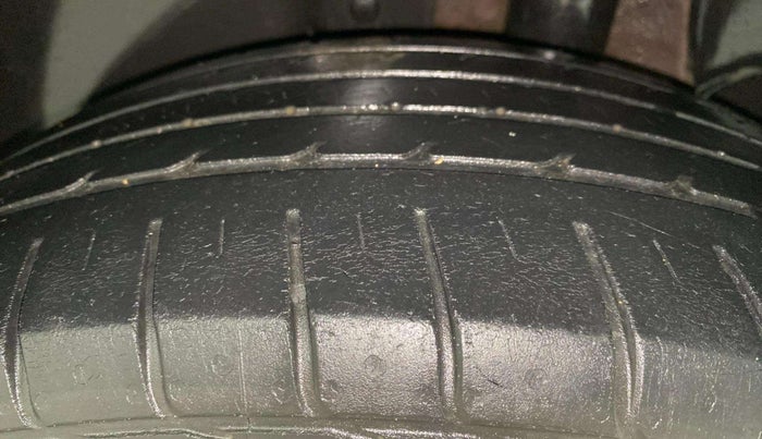 2016 Hyundai Creta SX PLUS 1.6 PETROL, Petrol, Manual, 56,515 km, Left Rear Tyre Tread