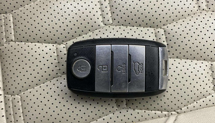 2021 KIA SELTOS HTX IVT 1.5 PETROL, Petrol, Automatic, 31,861 km, Key Close Up