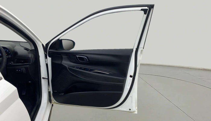 2023 Hyundai NEW I20 ASTA (O) 1.2 MT DUAL TONE, Petrol, Manual, 33,902 km, RHS Front Door