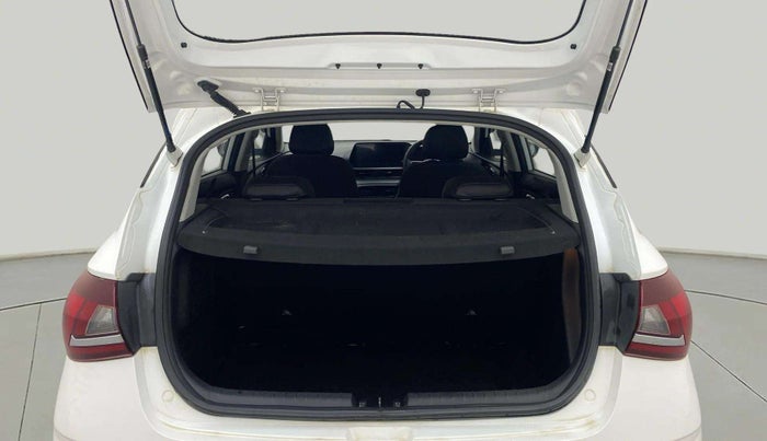 2023 Hyundai NEW I20 ASTA (O) 1.2 MT DUAL TONE, Petrol, Manual, 33,902 km, Boot Open Zoomed View