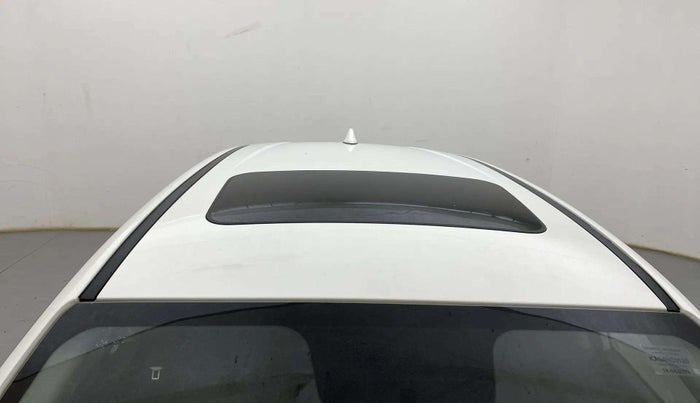 2023 Hyundai NEW I20 ASTA (O) 1.2 MT DUAL TONE, Petrol, Manual, 33,902 km, Moonroof/ Sunroof
