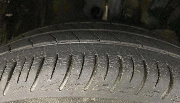 2021 Maruti Baleno SIGMA PETROL 1.2, Petrol, Manual, 44,396 km, Right Front Tyre Tread