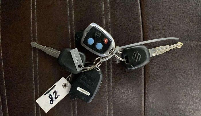 2021 Maruti Baleno SIGMA PETROL 1.2, Petrol, Manual, 44,396 km, Key Close Up