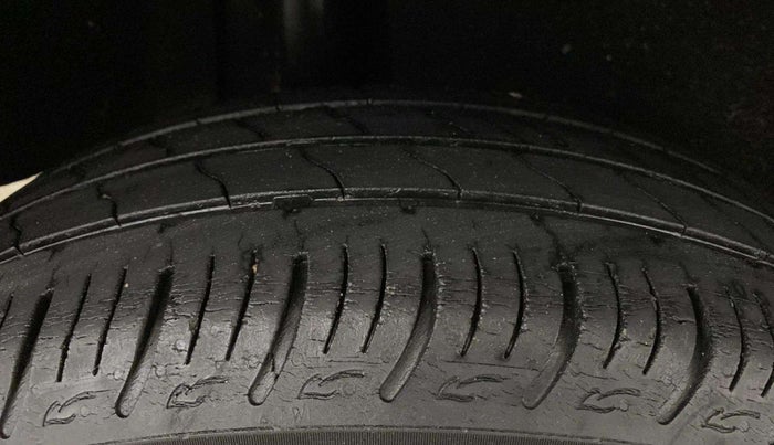 2021 Maruti Baleno SIGMA PETROL 1.2, Petrol, Manual, 44,396 km, Right Rear Tyre Tread