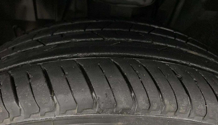2021 Renault Kiger RXL MT, Petrol, Manual, 18,550 km, Left Front Tyre Tread