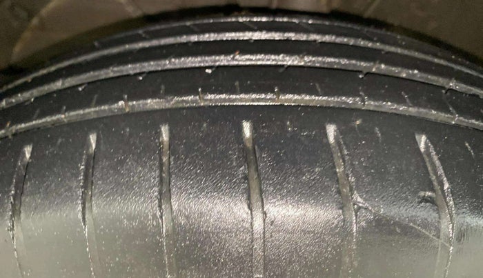 2021 Maruti Swift ZXI PLUS AMT, Petrol, Automatic, 21,888 km, Left Front Tyre Tread