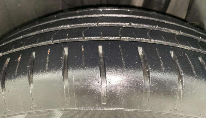 2021 Maruti Swift ZXI PLUS AMT, Petrol, Automatic, 21,888 km, Left Rear Tyre Tread