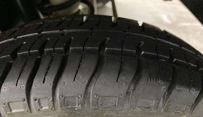 2016 Maruti Alto 800 LXI, Petrol, Manual, 9,045 km, Left Rear Tyre Tread