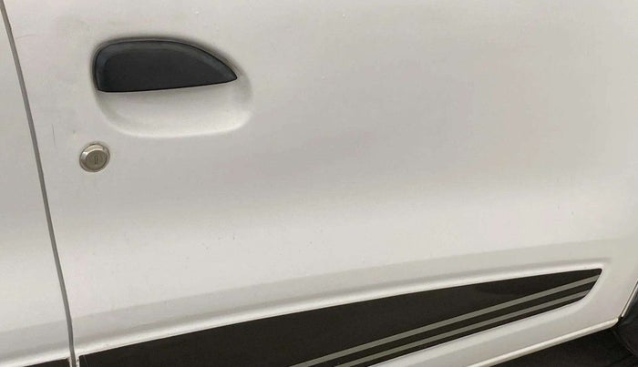 2018 Renault Kwid RXT 1.0 AMT (O), Petrol, Automatic, 29,519 km, Driver-side door - Minor scratches
