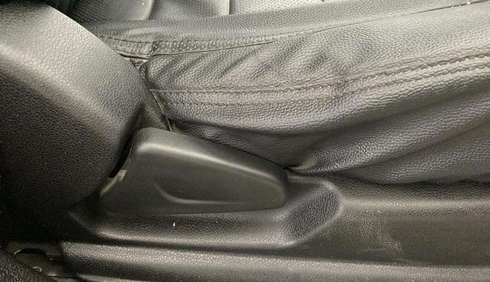 2018 Renault Kwid RXT 1.0 AMT (O), Petrol, Automatic, 29,519 km, Driver Side Adjustment Panel