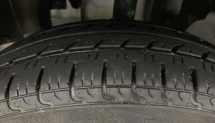 2018 Renault Kwid RXT 1.0 AMT (O), Petrol, Automatic, 29,519 km, Left Front Tyre Tread