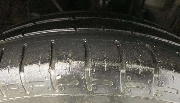 2021 Datsun Redi Go A, Petrol, Manual, 27,500 km, Right Front Tyre Tread
