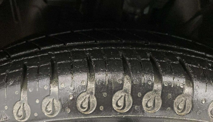 2021 Datsun Redi Go A, Petrol, Manual, 27,500 km, Left Front Tyre Tread