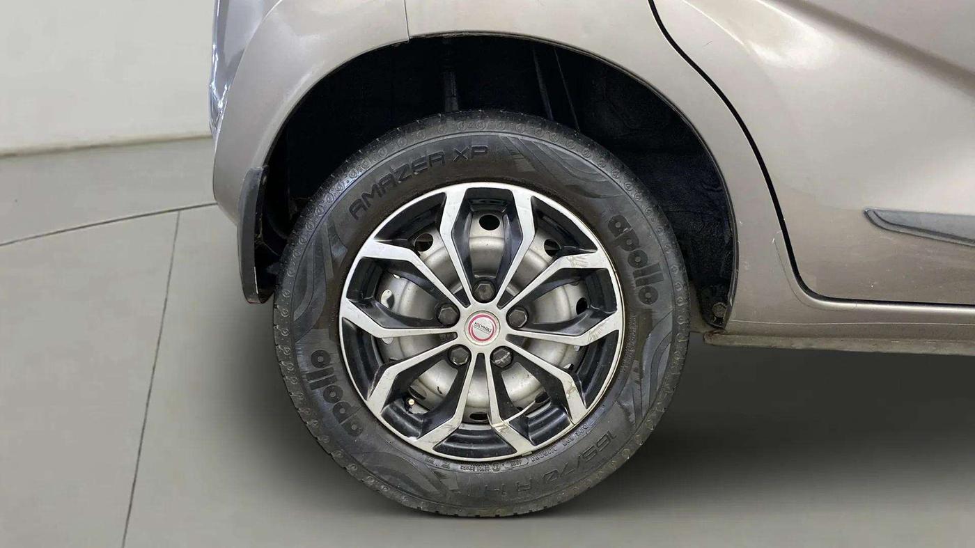 2021 Datsun Redi Go A, Petrol, Manual, 27,827 km, Right Rear Wheel