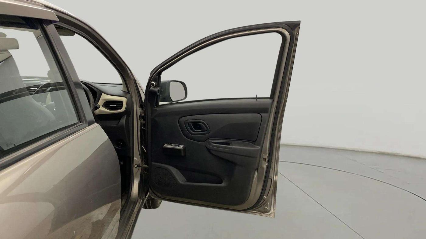 2021 Datsun Redi Go A, Petrol, Manual, 27,827 km, RHS Front Door