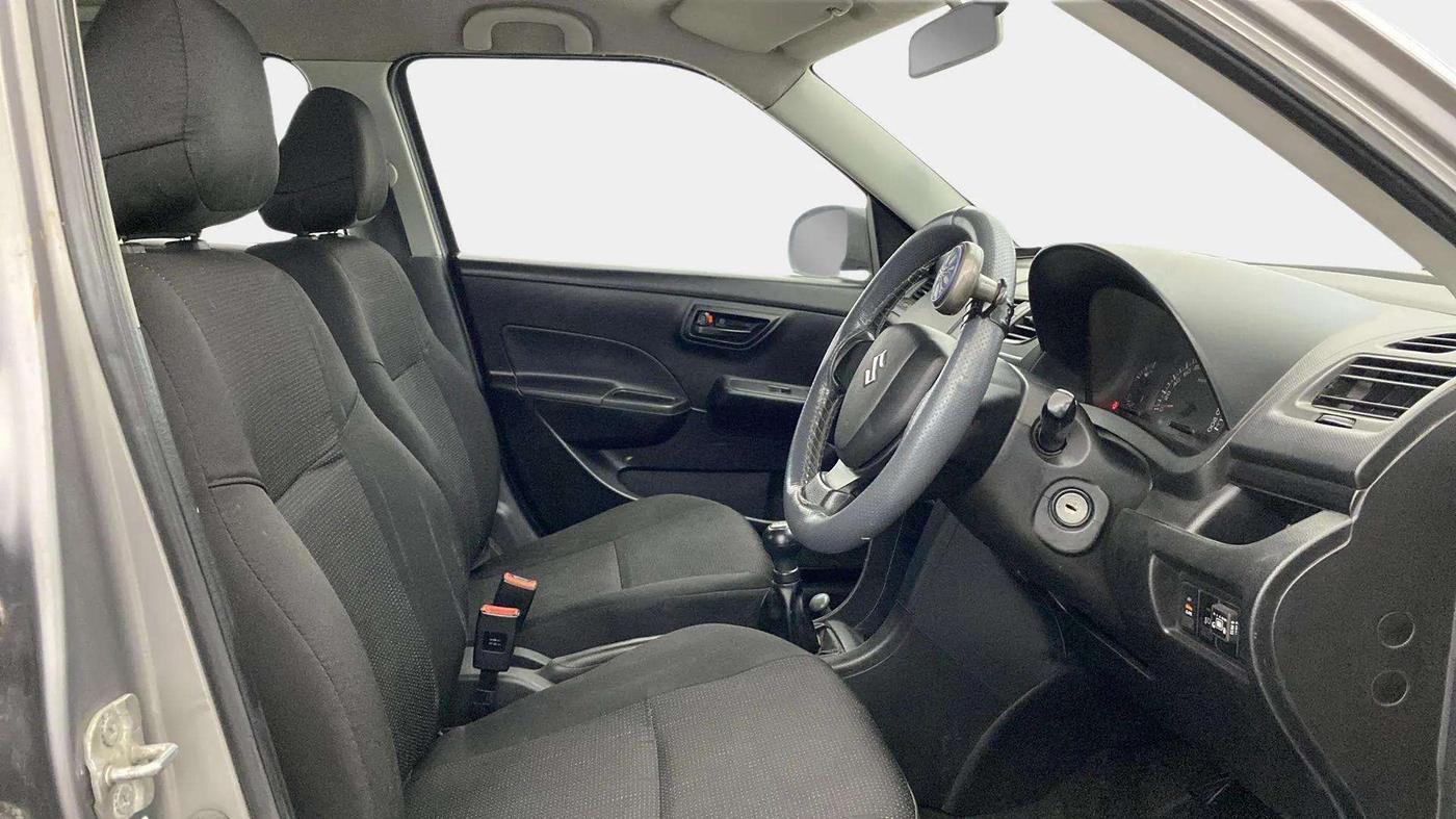 2014 Maruti Swift LXI, CNG, Manual, 96,892 km, Right Side Front Door Cabin
