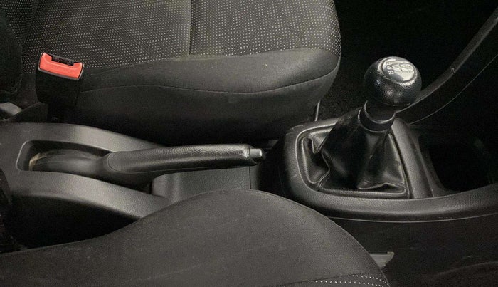 2014 Maruti Swift LXI, CNG, Manual, 96,892 km, Gear Lever