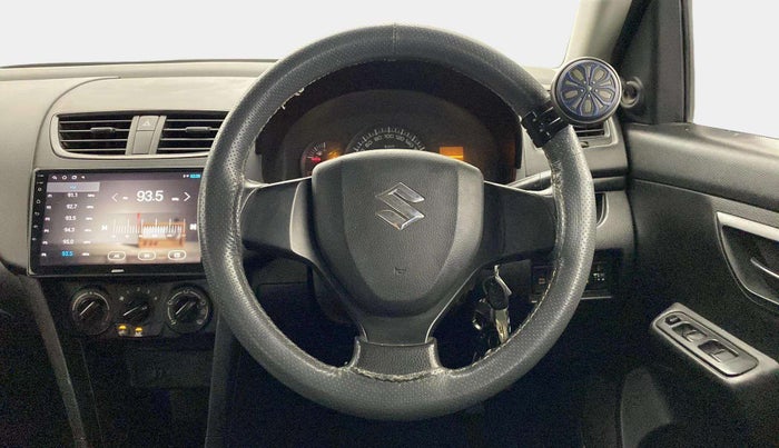2014 Maruti Swift LXI, CNG, Manual, 96,892 km, Steering Wheel Close Up