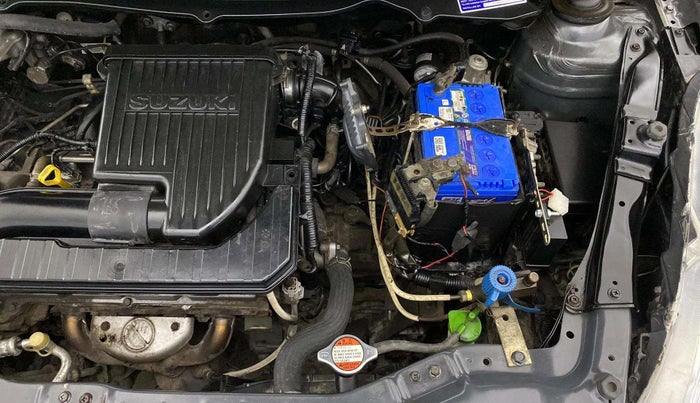 2014 Maruti Swift LXI, CNG, Manual, 96,892 km, Engine View - Left