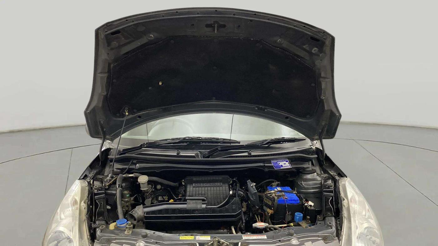 2014 Maruti Swift LXI, CNG, Manual, 96,892 km, Open Bonet
