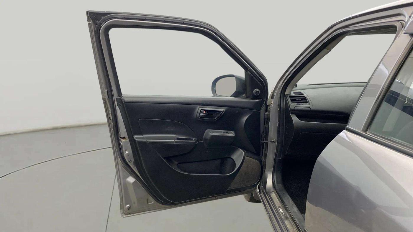2014 Maruti Swift LXI, CNG, Manual, 96,892 km, LHS Front Door
